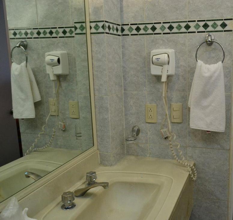 Hotel Zafra Torreón Esterno foto